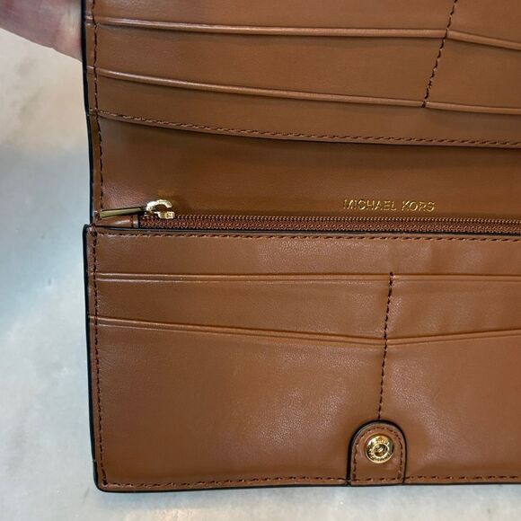 Michael Kors Wallet Leather Pebbled Slip Snap Closure Flap Wallet - Picture 15 of 16